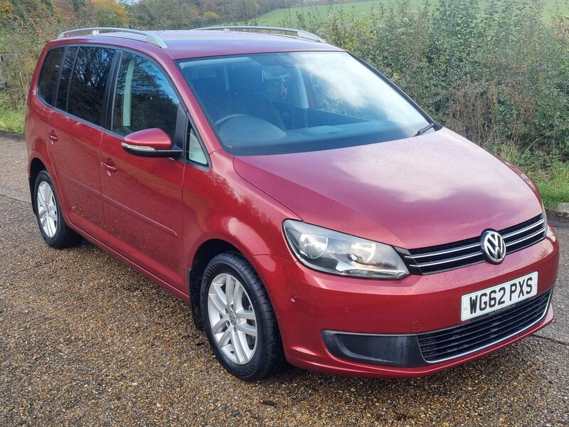 VOLKSWAGEN TOURAN