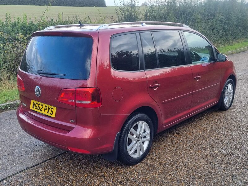 VOLKSWAGEN TOURAN