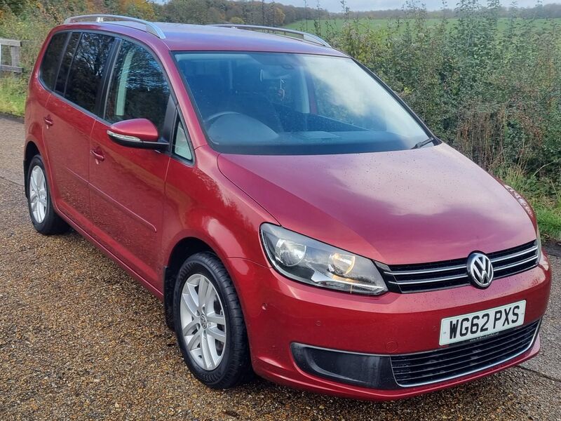 VOLKSWAGEN TOURAN