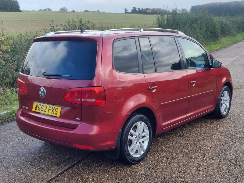 VOLKSWAGEN TOURAN