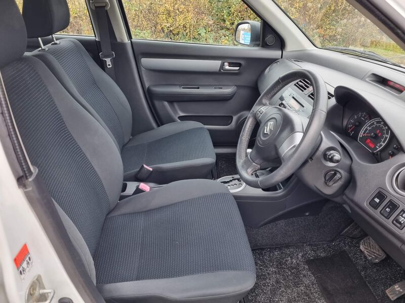 SUZUKI SWIFT