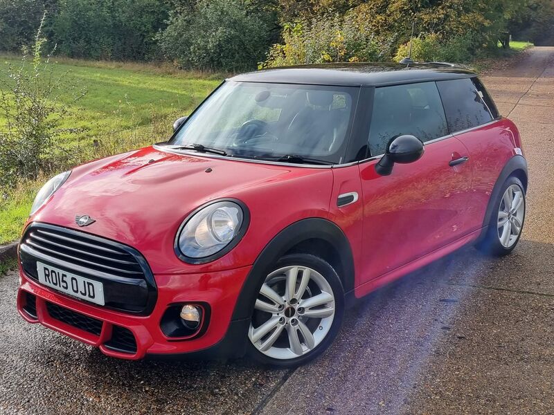 MINI HATCH