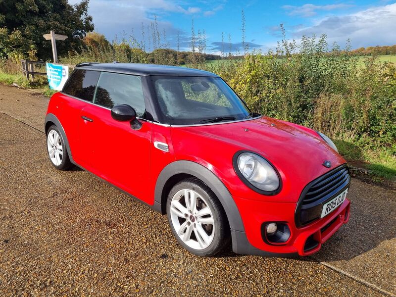 MINI HATCH