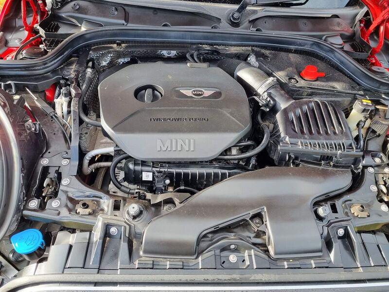 MINI HATCH