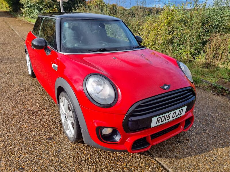 MINI HATCH