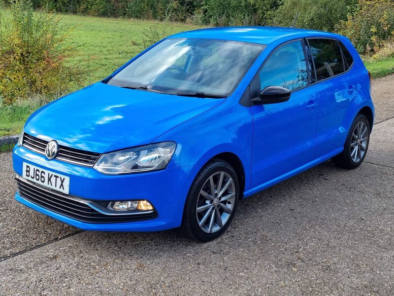 VOLKSWAGEN POLO