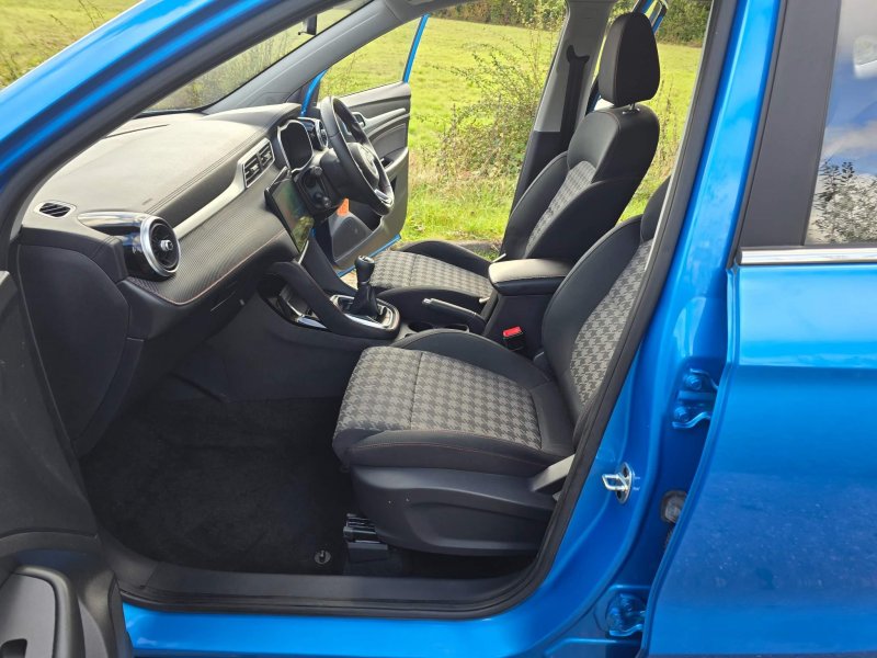 MG ZS