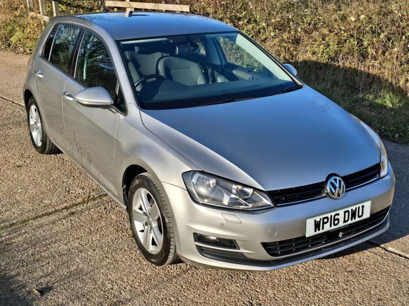 VOLKSWAGEN GOLF