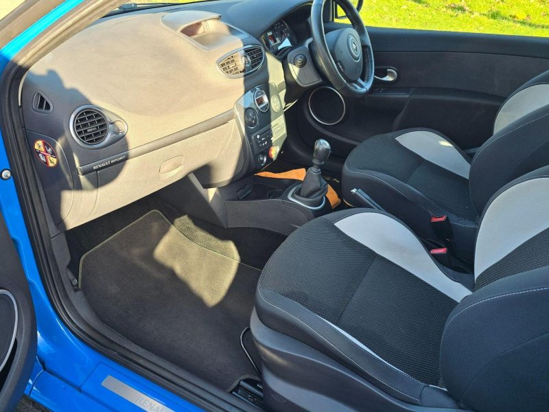 RENAULT CLIO