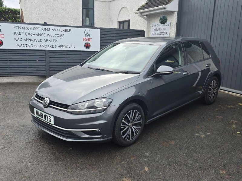 VOLKSWAGEN GOLF