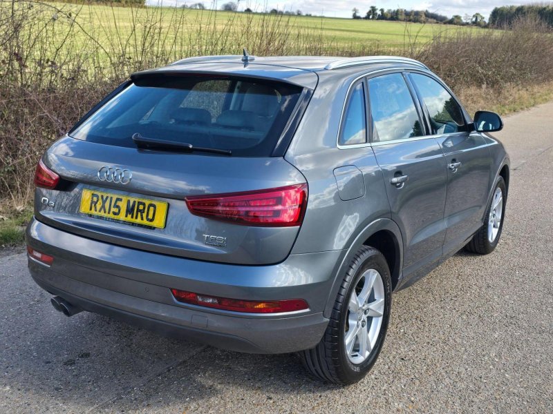 AUDI Q3