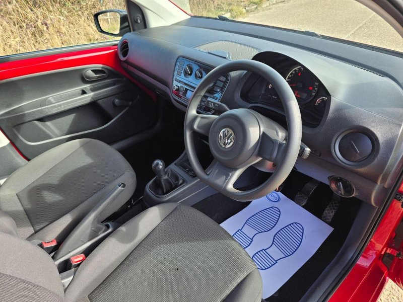 VOLKSWAGEN UP
