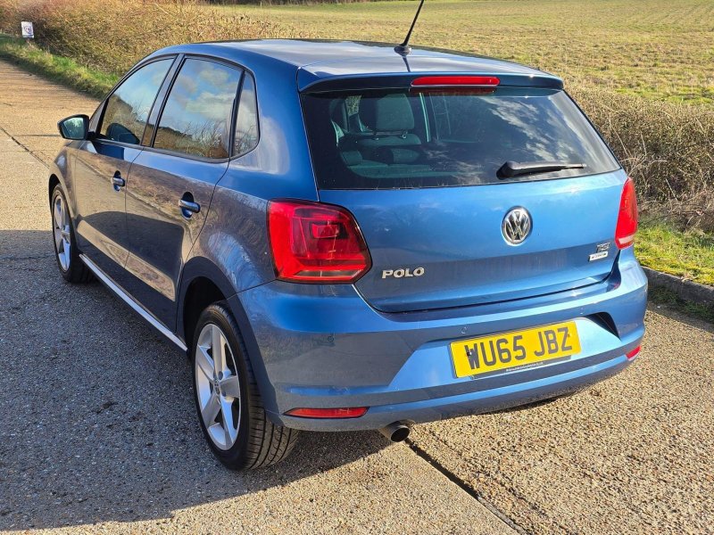 VOLKSWAGEN POLO