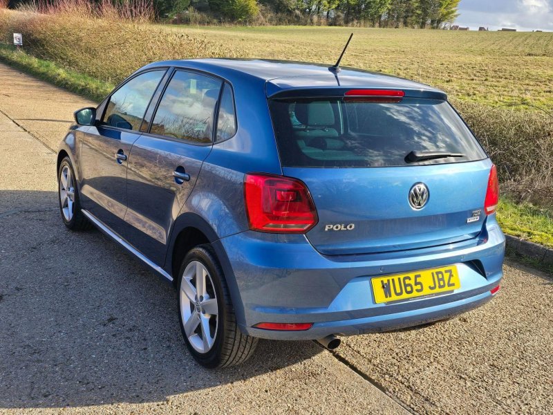 VOLKSWAGEN POLO