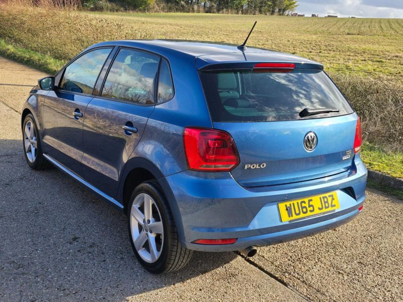 VOLKSWAGEN POLO