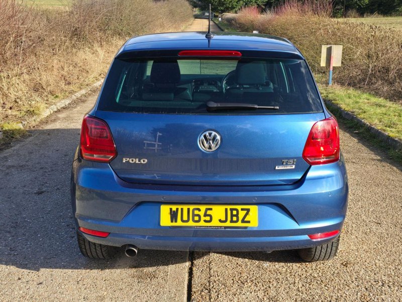 VOLKSWAGEN POLO