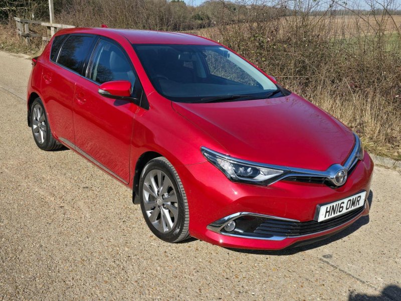 TOYOTA AURIS
