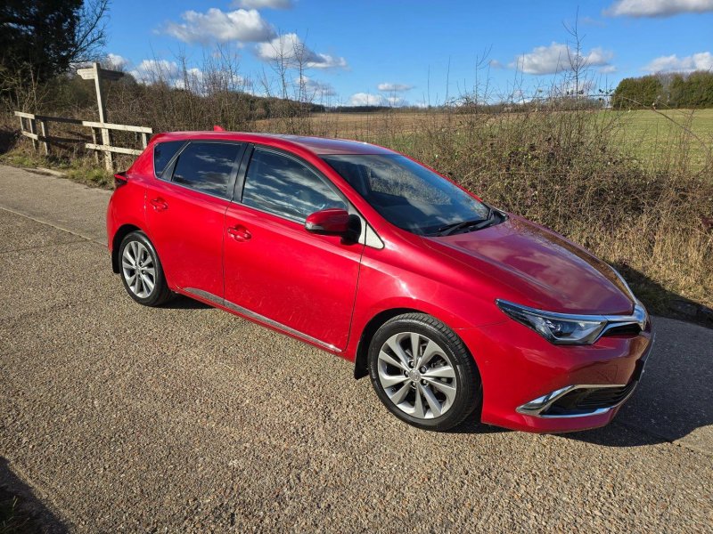 TOYOTA AURIS