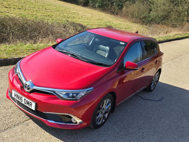 TOYOTA AURIS