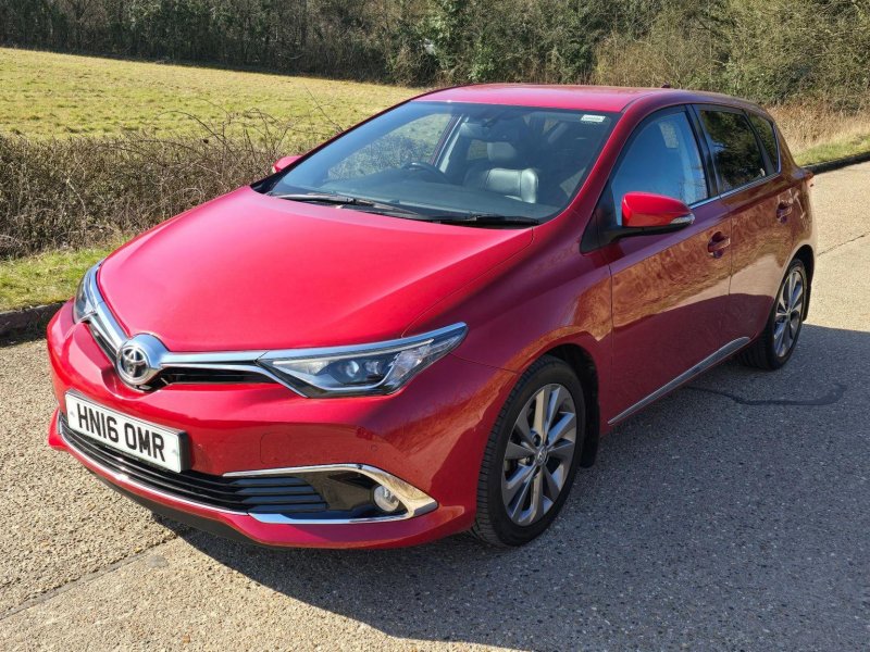 TOYOTA AURIS