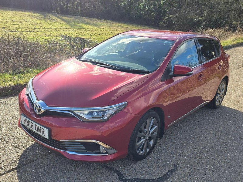 TOYOTA AURIS