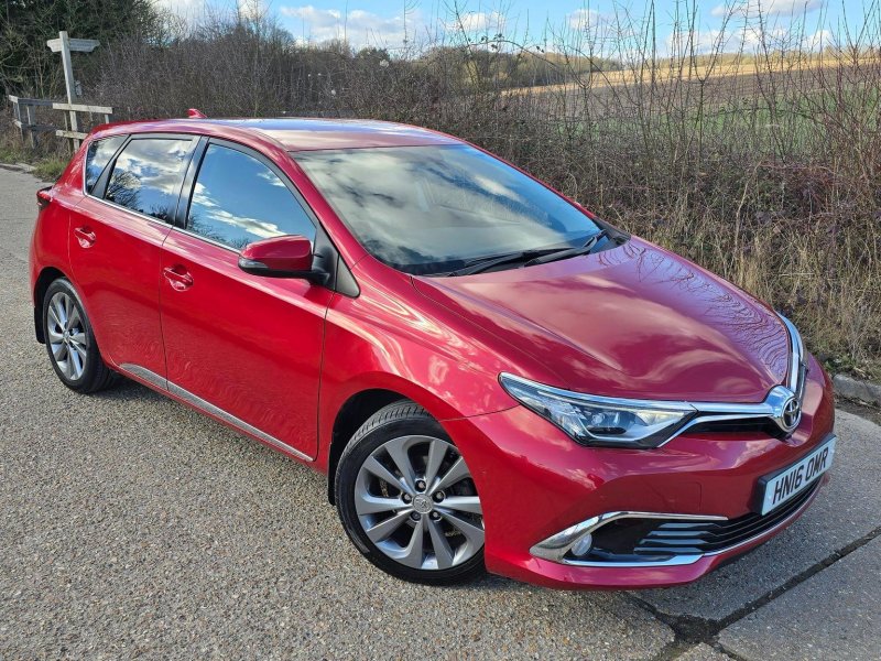 TOYOTA AURIS