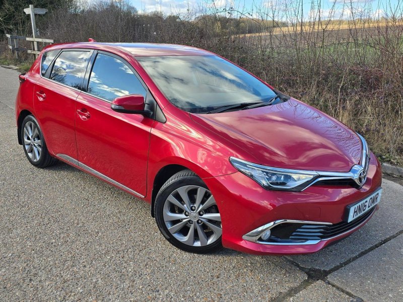 TOYOTA AURIS