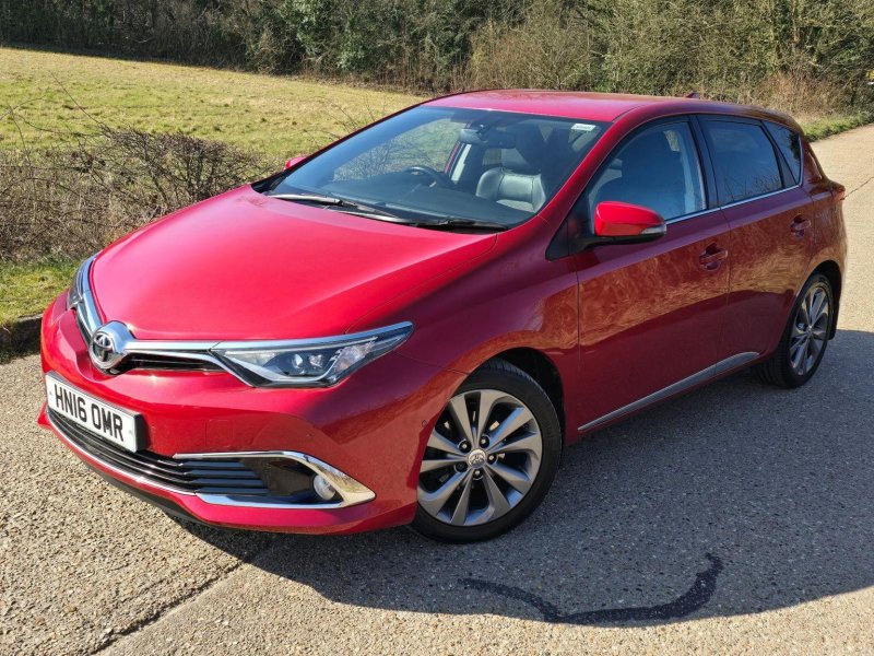 TOYOTA AURIS