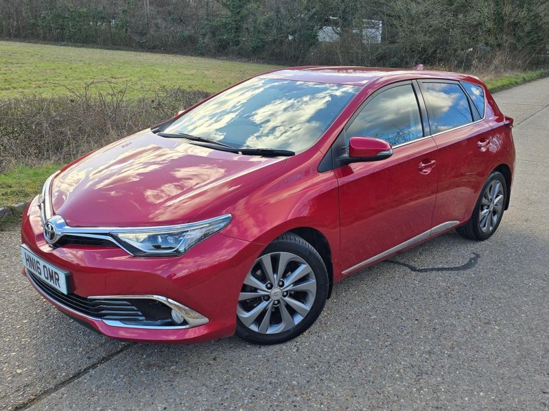 TOYOTA AURIS