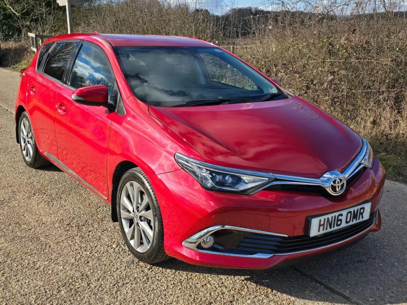 TOYOTA AURIS
