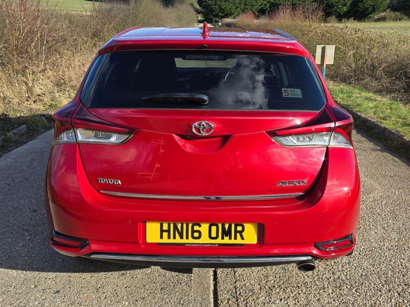 TOYOTA AURIS