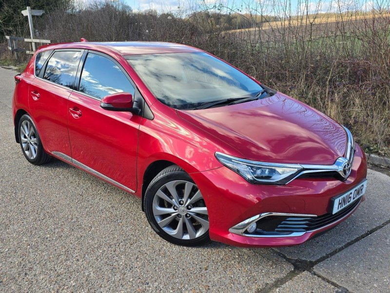 TOYOTA AURIS