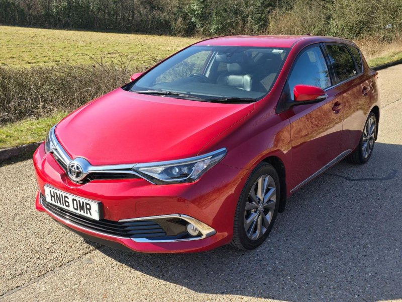 TOYOTA AURIS