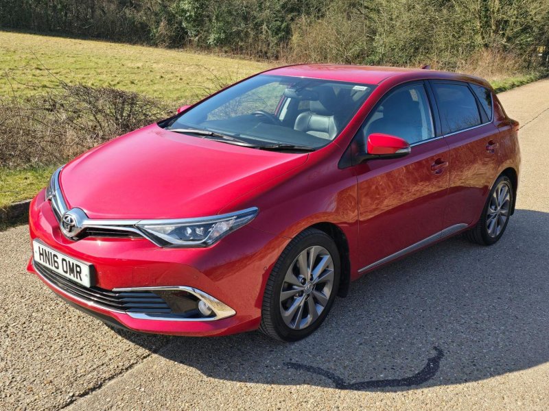 TOYOTA AURIS
