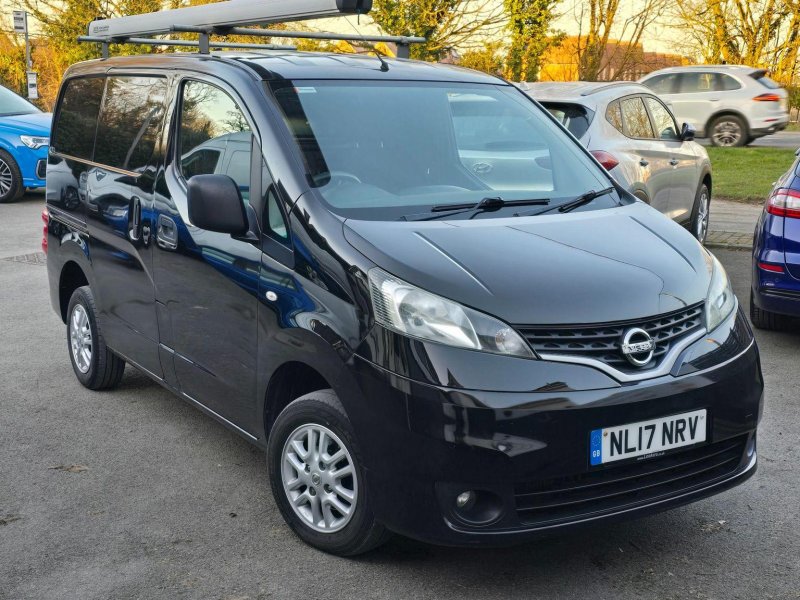 NISSAN NV200
