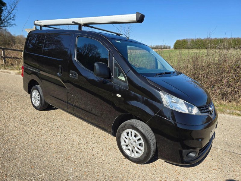 NISSAN NV200