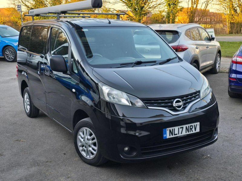 NISSAN NV200