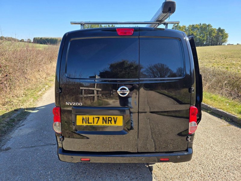 NISSAN NV200