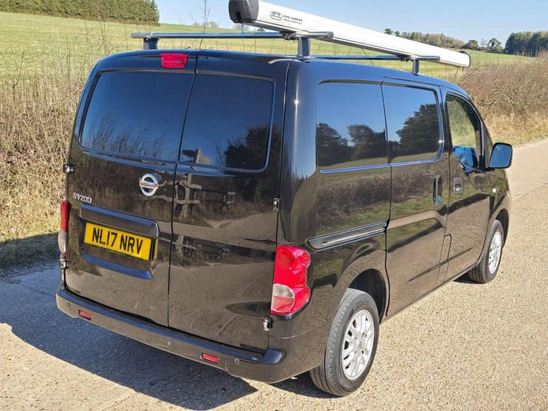 NISSAN NV200