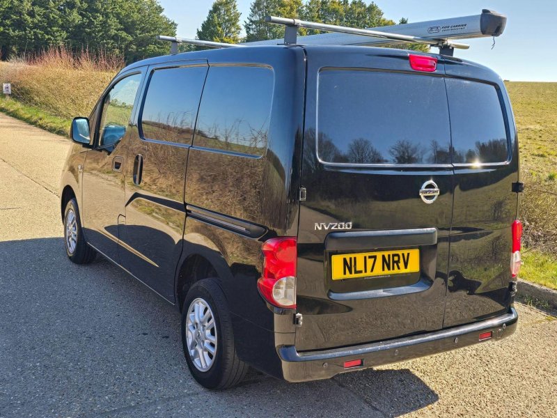 NISSAN NV200