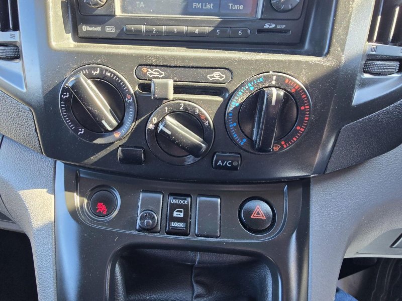NISSAN NV200