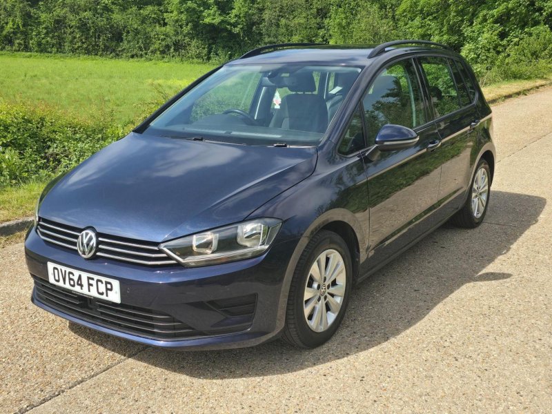 VOLKSWAGEN GOLF SV