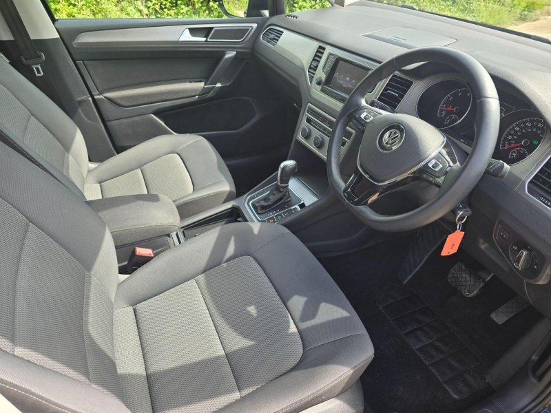 VOLKSWAGEN GOLF SV