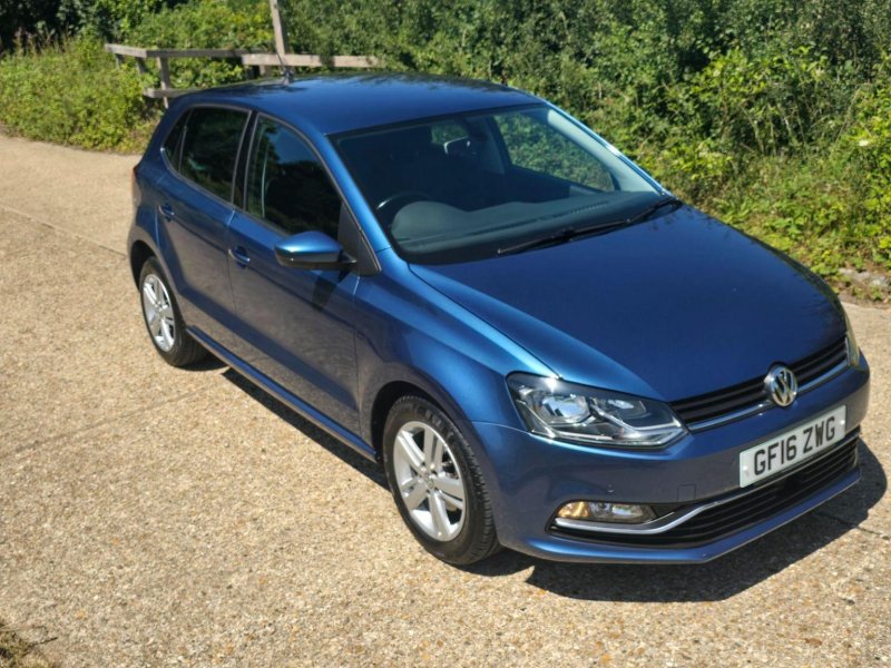 VOLKSWAGEN POLO