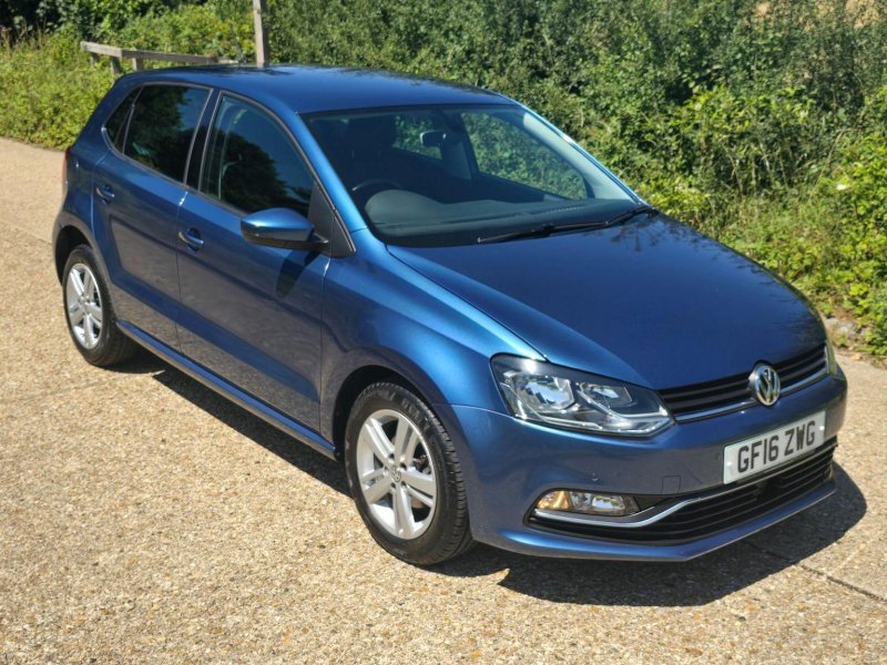 VOLKSWAGEN POLO
