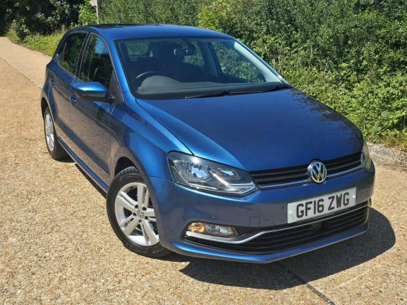 VOLKSWAGEN POLO