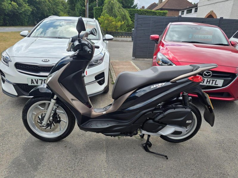 PIAGGIO Medley 125