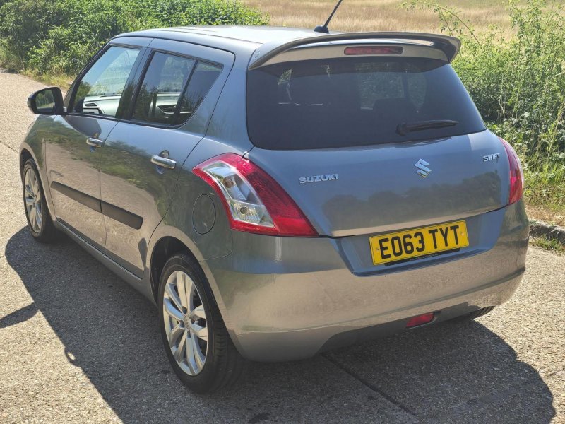 SUZUKI SWIFT